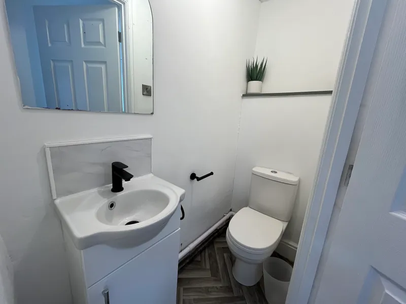 West End // Modern 4 Bed House // JUL 2026 - Image 11